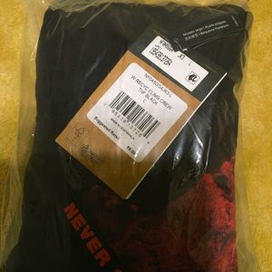 Women’s North Face graphic crew